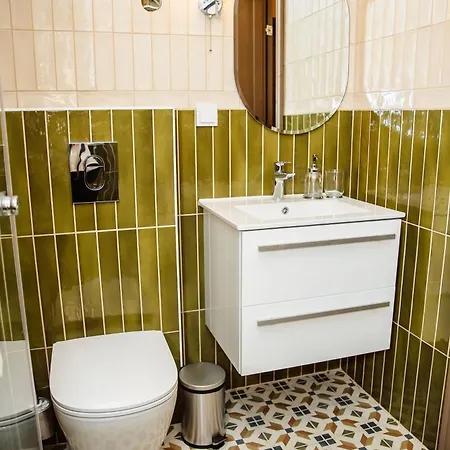 Livonia Apartament *