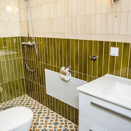 Livonia Apartament *